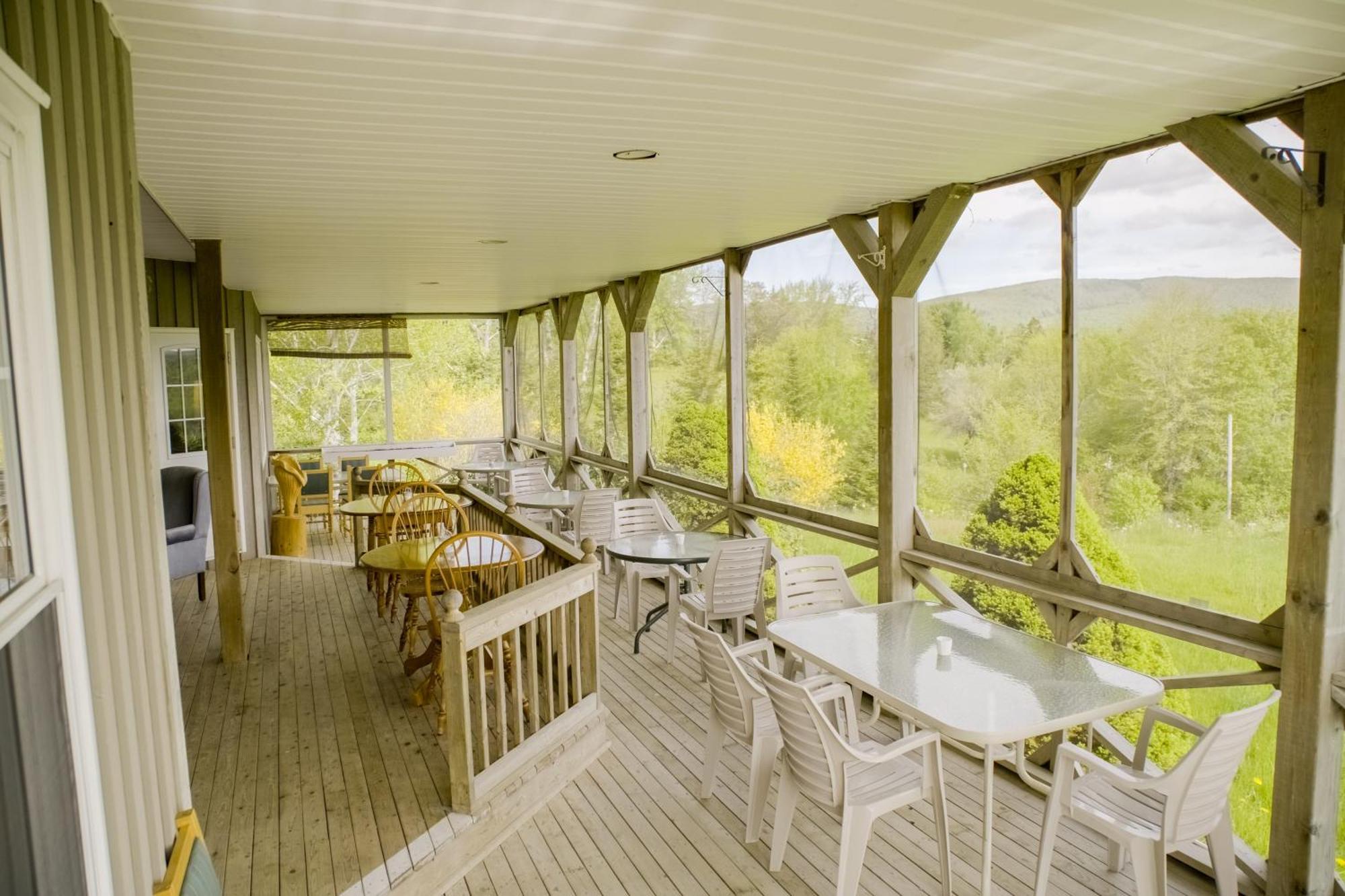 Chanterelle Inn & Cottages Baddeck Exterior photo