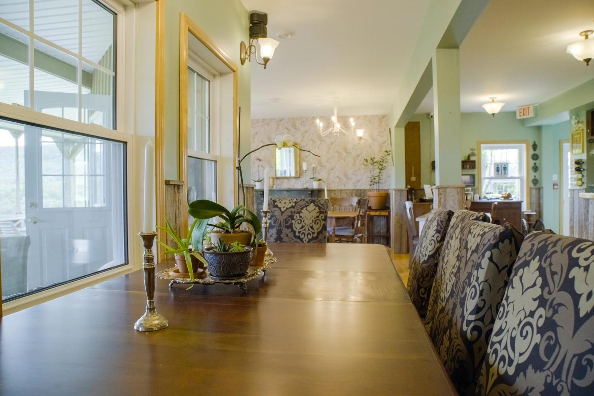 Chanterelle Inn & Cottages Baddeck Exterior photo