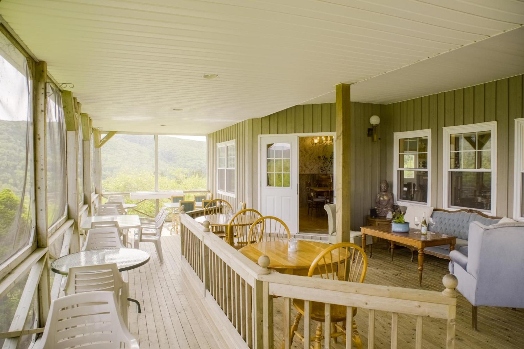 Chanterelle Inn & Cottages Baddeck Exterior photo